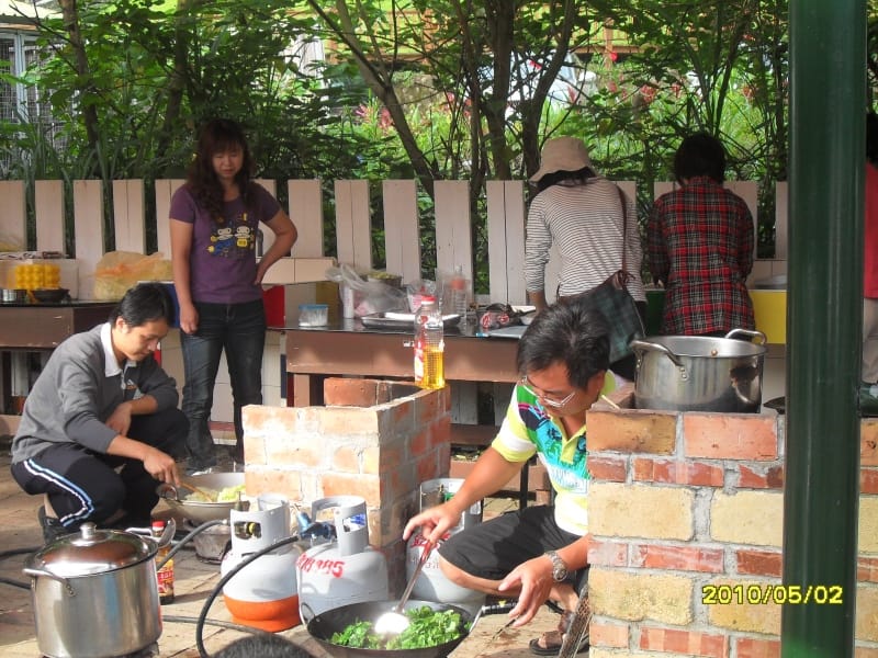 大廚煮早餐.JPG