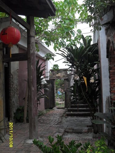 台南景點【老塘湖藝術村】食尚玩家介紹:復古建築、古文物彷彿進入時光隧道可換古裝拍美照的超好拍復古藝術村