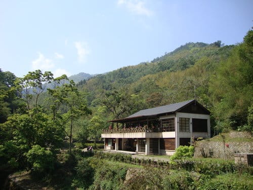 嘉義梅山『大峽谷生態農場』『圓潭自然生態園區』『向山瀑布』『竹坑溪步道』『觀日亭』賞螢火蟲/抓溪蝦/看日出/觀瀑布