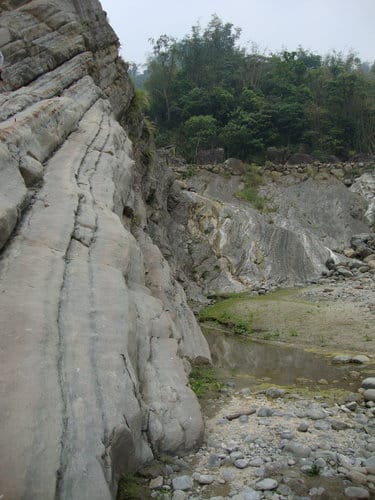 嘉義梅山『大峽谷生態農場』『圓潭自然生態園區』『向山瀑布』『竹坑溪步道』『觀日亭』賞螢火蟲/抓溪蝦/看日出/觀瀑布
