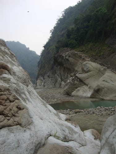 嘉義梅山『大峽谷生態農場』『圓潭自然生態園區』『向山瀑布』『竹坑溪步道』『觀日亭』賞螢火蟲/抓溪蝦/看日出/觀瀑布