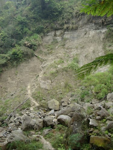 嘉義梅山『大峽谷生態農場』『圓潭自然生態園區』『向山瀑布』『竹坑溪步道』『觀日亭』賞螢火蟲/抓溪蝦/看日出/觀瀑布