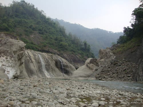 嘉義梅山『大峽谷生態農場』『圓潭自然生態園區』『向山瀑布』『竹坑溪步道』『觀日亭』賞螢火蟲/抓溪蝦/看日出/觀瀑布