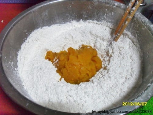 DIY中式麵點南瓜銀絲卷雙色包餡南瓜玫瑰饅頭南瓜肉包 - 第11張圖 DIY中式麵點南瓜銀絲卷雙色包餡南瓜玫瑰饅頭南瓜肉包