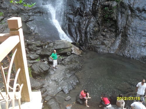 宜蘭景點免門票『五峰旗瀑布』冰涼溪水,登山健行賞3層瀑布飛瀉之美