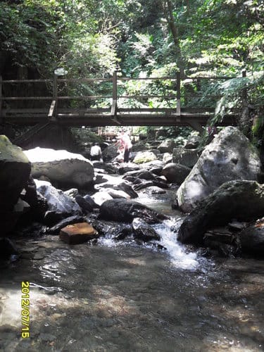 宜蘭景點礁溪『林美石磐步道』免費景點潺潺溪水輕鬆登山賞飛瀑