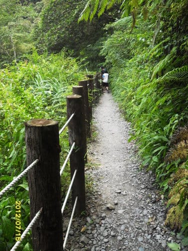 宜蘭景點礁溪『林美石磐步道』免費景點潺潺溪水輕鬆登山賞飛瀑