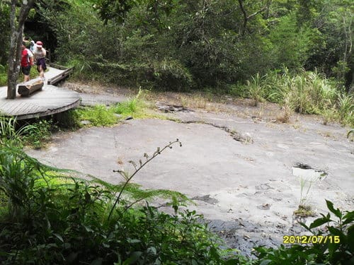 宜蘭景點礁溪『林美石磐步道』免費景點潺潺溪水輕鬆登山賞飛瀑