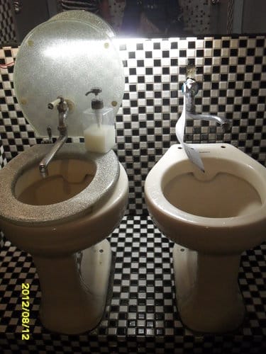 [台中一中街美食]便所主題餐廳..便所吃大便囉不是啦是吃冰淇淋啦