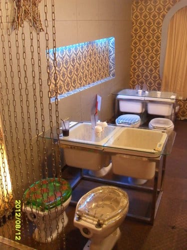 [台中一中街美食]便所主題餐廳..便所吃大便囉不是啦是吃冰淇淋啦
