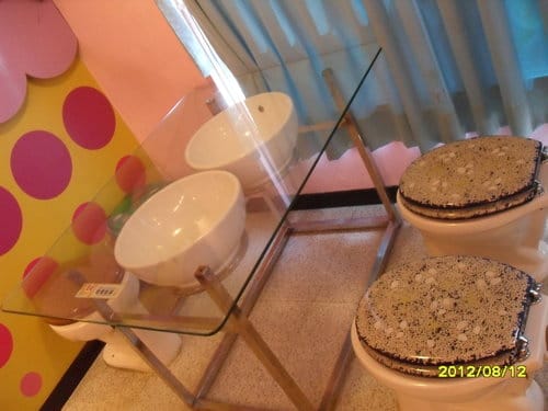 [台中一中街美食]便所主題餐廳..便所吃大便囉不是啦是吃冰淇淋啦