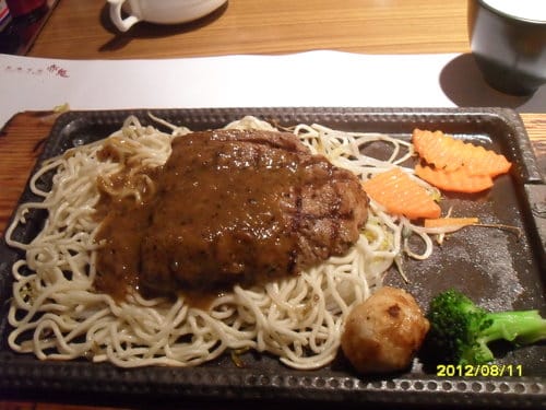 [台中美食]很ㄏㄤ的牛排館『赤鬼炙燒牛排』崇德店