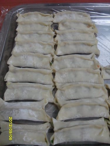 DIY中式點心用市售水餃皮做出好吃的『鍋貼』 - 第3張圖 DIY中式點心用市售水餃皮做出好吃的『鍋貼』