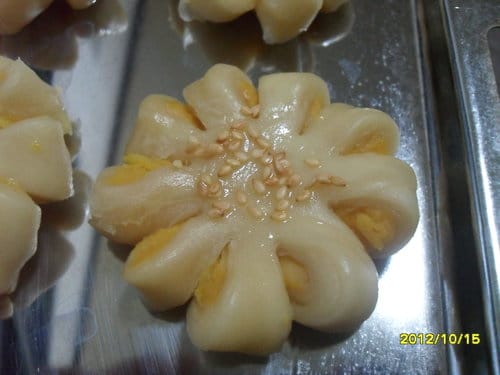 DIY烤箱點心 像一朵小花『地瓜酥』