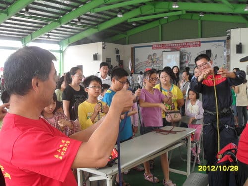 台中市919救援協會大德國小.防救災宣導.小救助員體驗活動 - 第18張圖 台中市919救援協會大德國小.防救災宣導.小救助員體驗活動