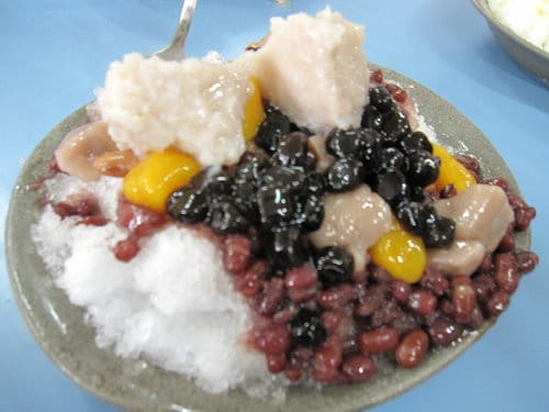 [台中大坑美食]豬頭三的店 吃炸粿-喝竹筍大骨焢