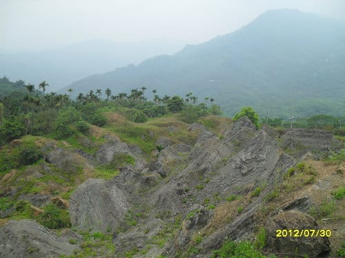 南投九份二山 921地震震爆點.傾斜屋 - 第3張圖 南投九份二山 921地震震爆點.傾斜屋