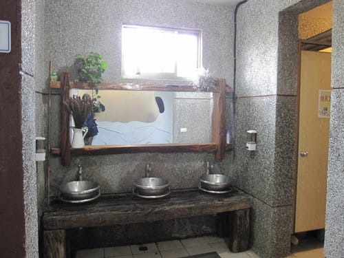 苗栗四方牧場喝下午茶,餵小牛喝ㄋㄟ ㄋㄟ(露營區) - 第18張圖 苗栗四方牧場喝下午茶,餵小牛喝ㄋㄟ ㄋㄟ(露營區)