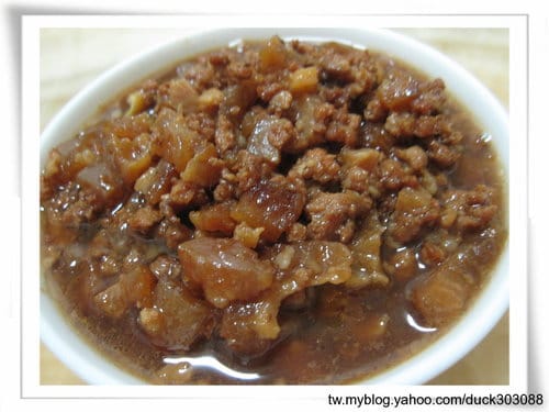 豬肉料理食譜/香噴噴『魯肉飯』帶著手切豬皮丁膠質好呷魯肉飯