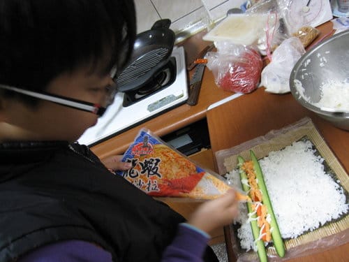 親子假日DIY 做手捲花壽司 - 第2張圖 親子假日DIY 做手捲花壽司