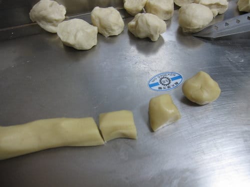 做點心 胡椒餅…這次配方加了少許的酵母粉,外酥內Q