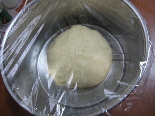 做麵包牛奶湯種麵糰…