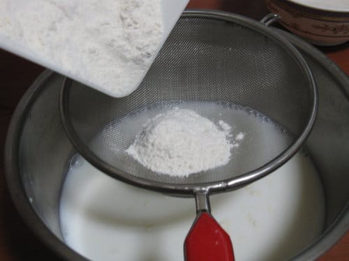 做麵包牛奶湯種麵糰…