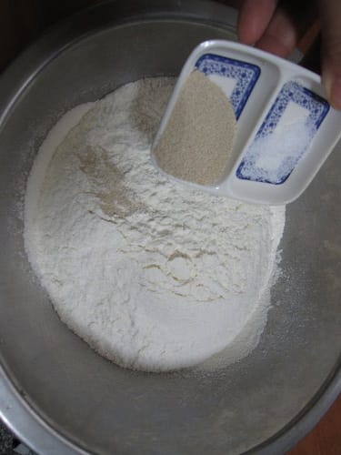 做麵包牛奶湯種麵糰…