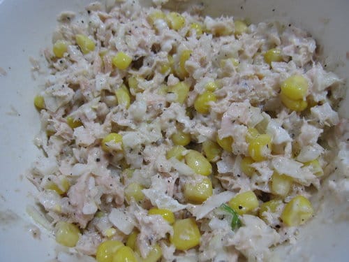 做麵包牛奶湯種麵糰…鮪魚玉米湯種麵包