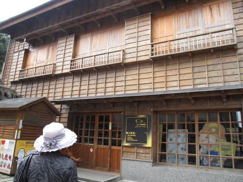 東北角之旅 第7站 金瓜石黃金博物園區周邊景點(四連棟.黃金館.勸濟堂.金水廣場) - 第18張圖 東北角之旅 第7站 金瓜石黃金博物園區周邊景點(四連棟.黃金館.勸濟堂.金水廣場)