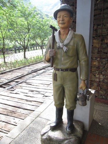 東北角之旅 第8站金瓜石黃金博物園區周邊景點『本山五坑坑道太子賓館』 - 第2張圖 東北角之旅 第8站金瓜石黃金博物園區周邊景點『本山五坑坑道太子賓館』
