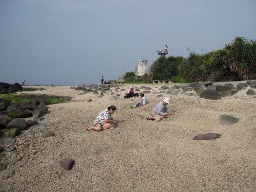 東北角免費景點:石門洞 貝殼砂灘…撿貝殼吹海風 - 第9張圖 東北角免費景點:石門洞 貝殼砂灘…撿貝殼吹海風