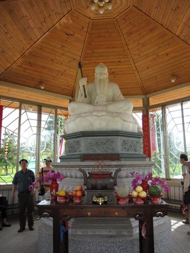 南投唯心聖教八卦聖城 『易經大學』曠世鉅作九龍壁
