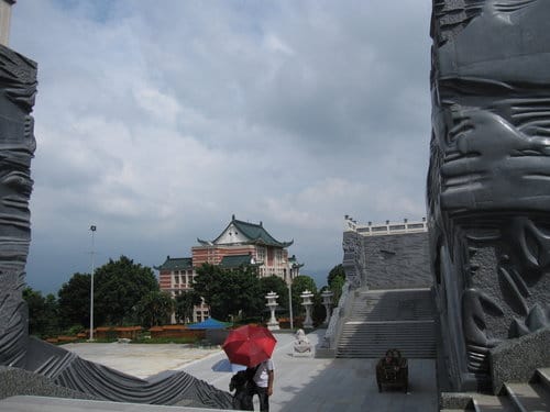 南投唯心聖教八卦聖城 『易經大學』曠世鉅作九龍壁