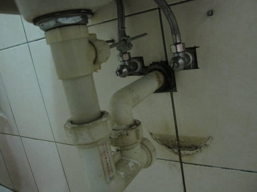 原來家中洗手台的水管這麼髒 你有清洗過浴廁洗手台水管嗎?
