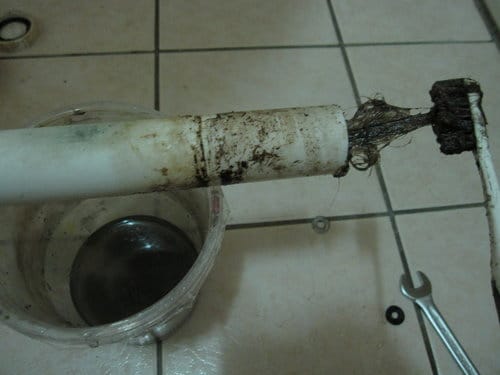 原來家中洗手台的水管這麼髒 你有清洗過浴廁洗手台水管嗎?