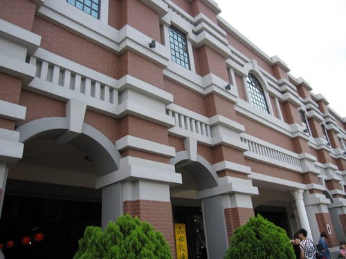 草屯 寶島時代村 50年代懷舊街景的復合式商場…下雨天的好去處 - 第6張圖 草屯 寶島時代村 50年代懷舊街景的復合式商場…下雨天的好去處
