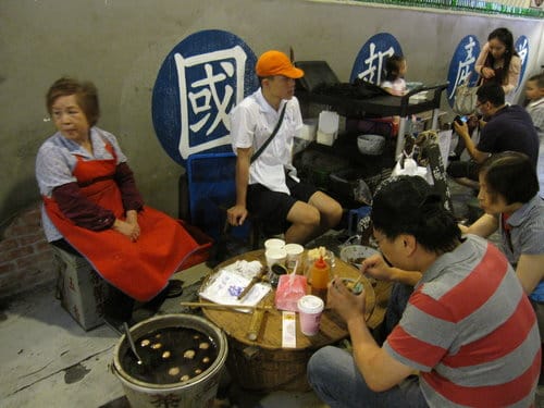 草屯 寶島時代村 50年代懷舊街景的復合式商場…下雨天的好去處