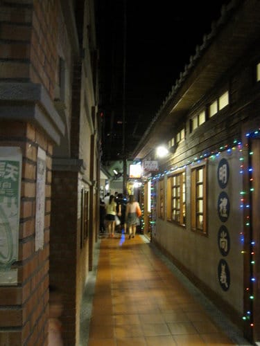 草屯 寶島時代村 50年代懷舊街景的復合式商場…下雨天的好去處 - 第64張圖 草屯 寶島時代村 50年代懷舊街景的復合式商場…下雨天的好去處