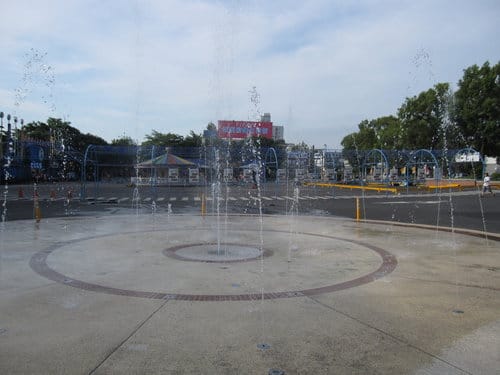 草屯 寶島時代村 50年代懷舊街景的復合式商場…下雨天的好去處 - 第4張圖 草屯 寶島時代村 50年代懷舊街景的復合式商場…下雨天的好去處
