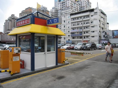 [台中市餐廳] 公益路『天外天精緻火鍋』無限自助吃到飽 頂級哈根達斯冰淇淋