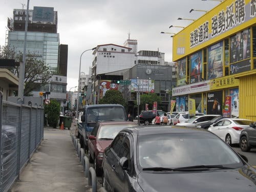 [台中市餐廳] 公益路『天外天精緻火鍋』無限自助吃到飽 頂級哈根達斯冰淇淋