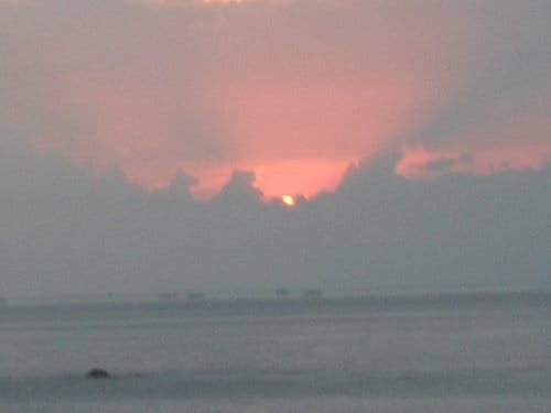 宜蘭住宿頭城『外澳會館』 沙灘踏浪賞日出的好地方