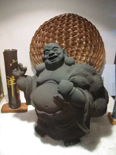 南投/國姓國姓驛站遊客中心『炭雕藝術博物館』免費參觀 (2014年巳更新為牛樟芝..商品展售區) - 第12張圖 南投/國姓國姓驛站遊客中心『炭雕藝術博物館』免費參觀 (2014年巳更新為牛樟芝..商品展售區)