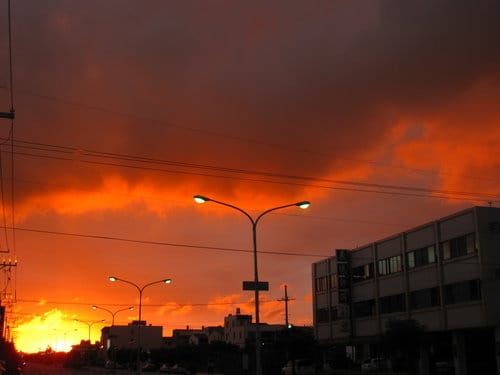 火燒雲嗎? 夕陽將天空都染紅ㄌ - 第2張圖 火燒雲嗎? 夕陽將天空都染紅ㄌ
