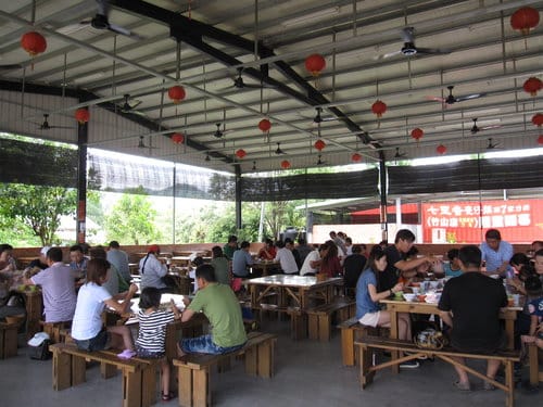 七里香甕仔雞 外表看起來不怎樣,肉吃起來有湯汁唷且有黑胡椒香味 好吃唷 - 第10張圖 七里香甕仔雞 外表看起來不怎樣,肉吃起來有湯汁唷且有黑胡椒香味 好吃唷