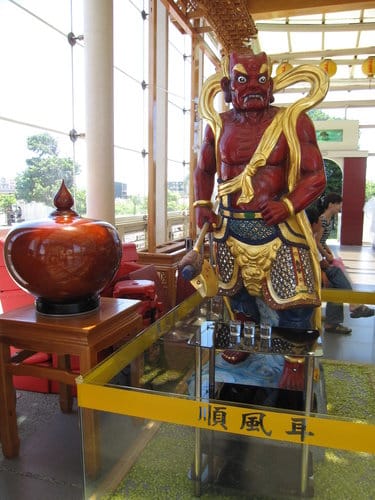 彰化景點『台灣護聖宮』玻璃媽祖廟(彰濱工業區鹿港園區) - 第13張圖 彰化景點『台灣護聖宮』玻璃媽祖廟(彰濱工業區鹿港園區)