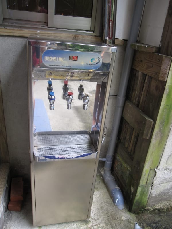 免費飲水機.JPG 免費飲水機.JPG