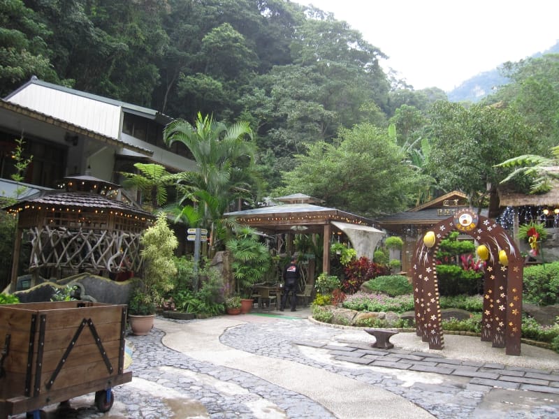 大門前庭院.JPG 大門前庭院.JPG