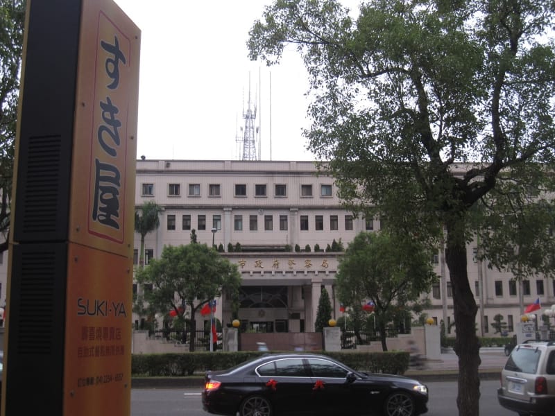 在台中市政府警察局對面.JPG